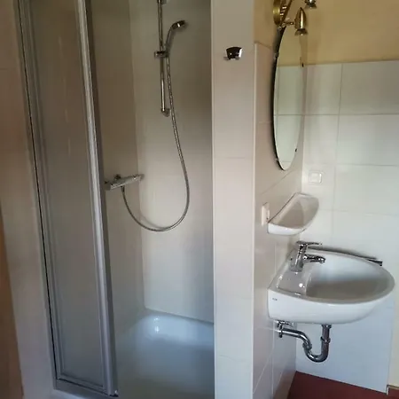 Hotell Hotel Gasthof Deutsches Haus Friedeburg (Lower Saxony)